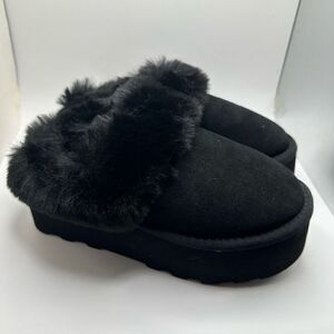 CUSHIONAIRE Women's Husky Genuine Suede cozy mule Platform +Memory Foam 6.5 BLAC